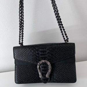 GOING OUT SHOULDER BAG